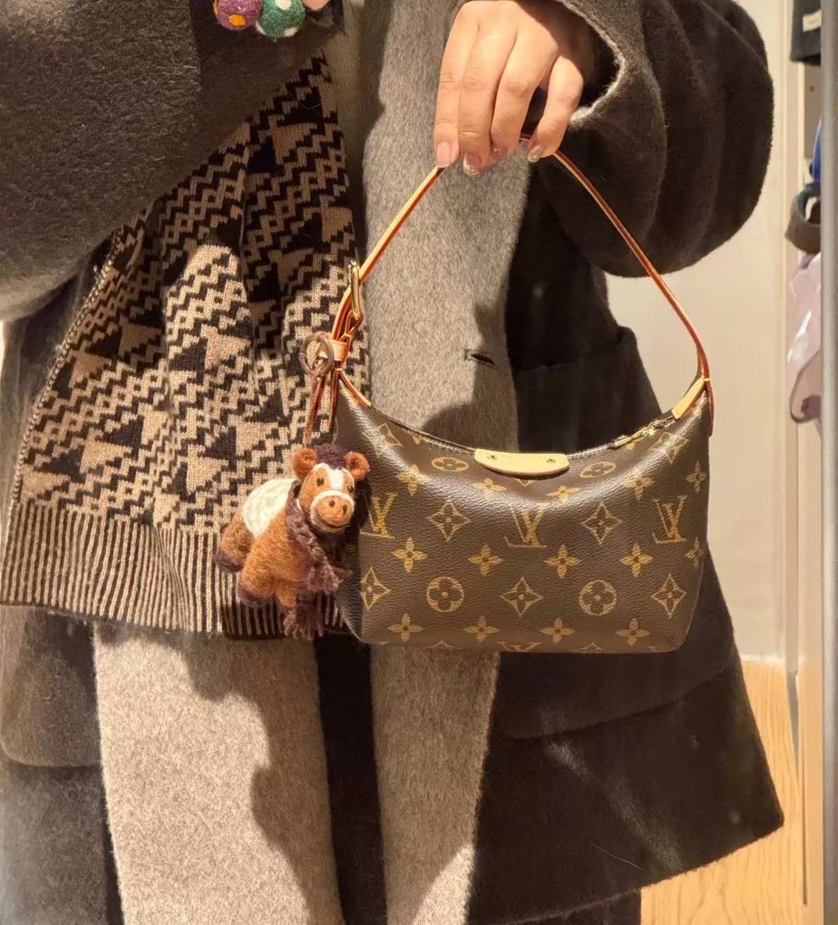 루이비통 미니 모노그램 포쉐트 백 상세 이미지 25