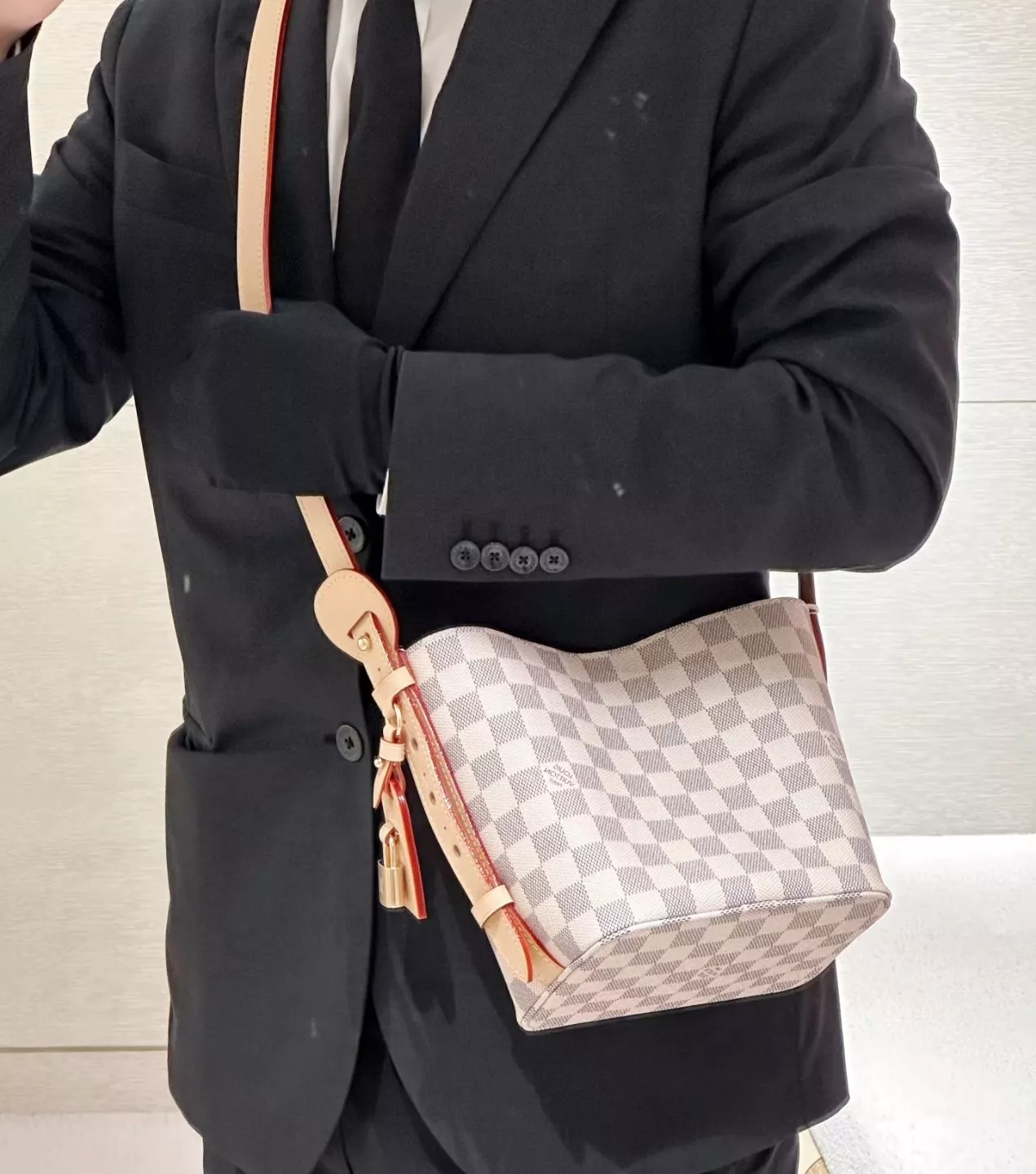 루이비통 올인 BB 버킷 핸드백 상세 이미지 41