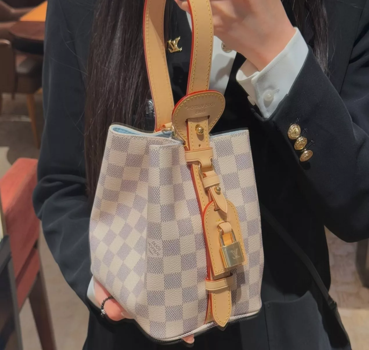 루이비통 올인 BB 버킷 핸드백 상세 이미지 23