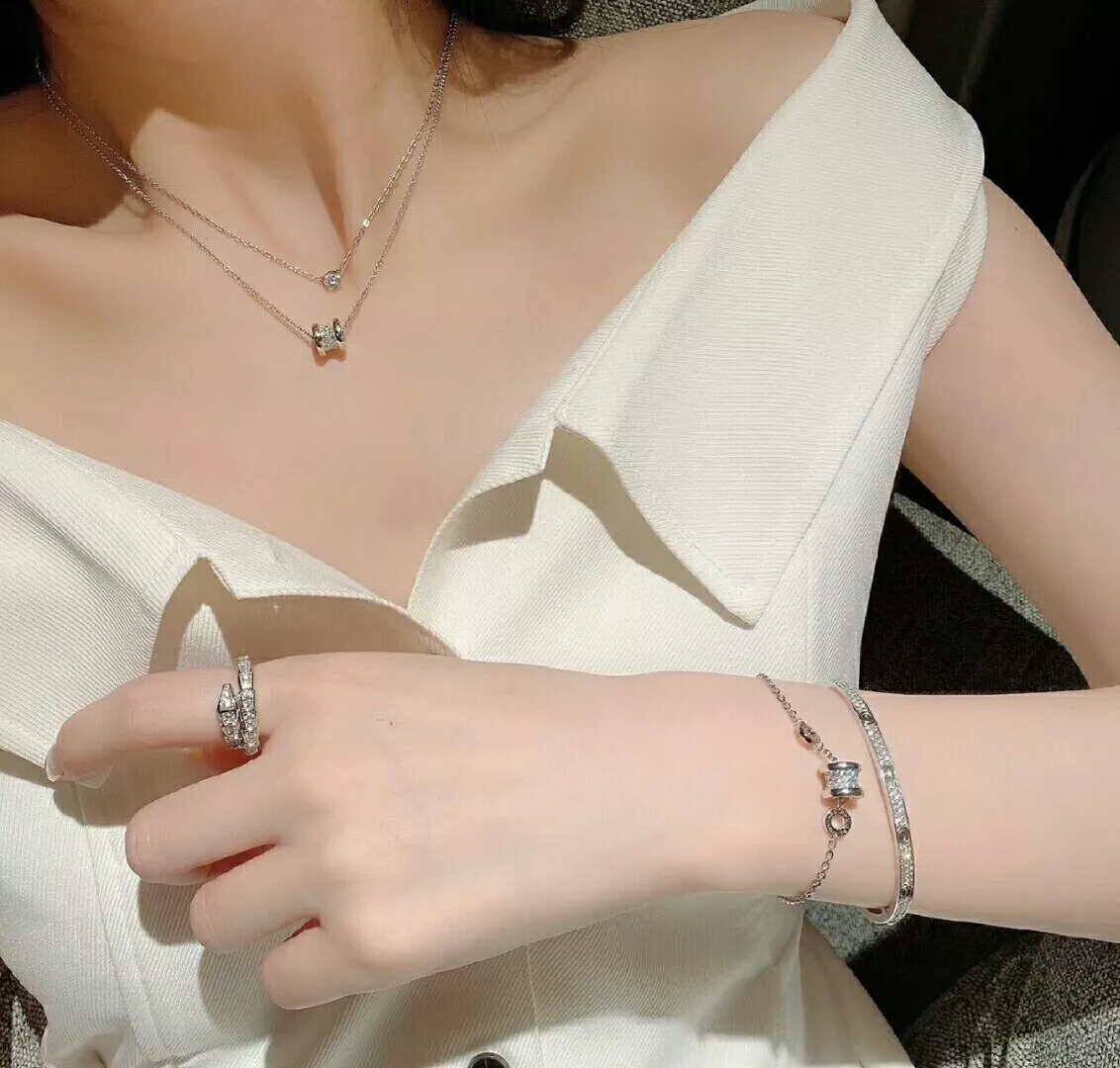 불가리 비제로원 스몰 펜던트 목걸이 상세 이미지 19