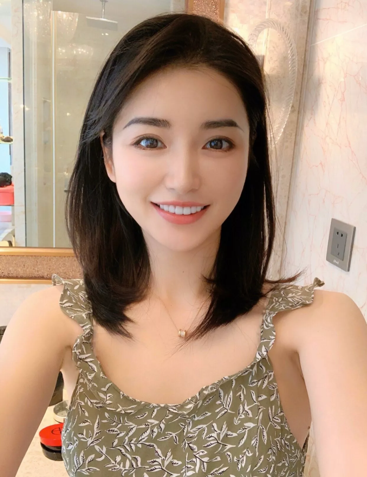 불가리 비제로원 스몰 펜던트 목걸이 상세 이미지 15
