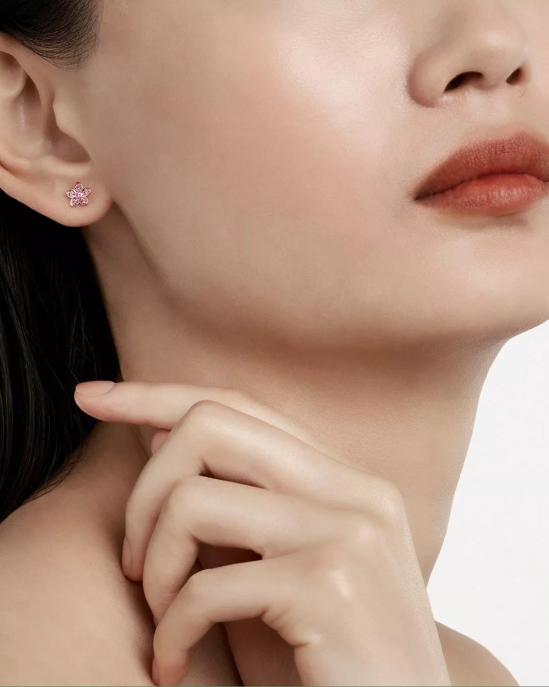그라프 플라워 모티브 이어링 상세 이미지 8