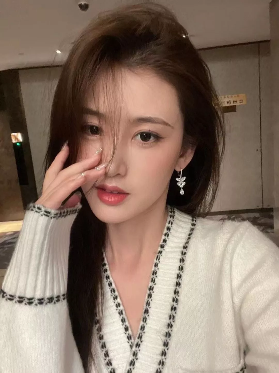 그라프 버터플라이 드롭 이어링 상세 이미지 8