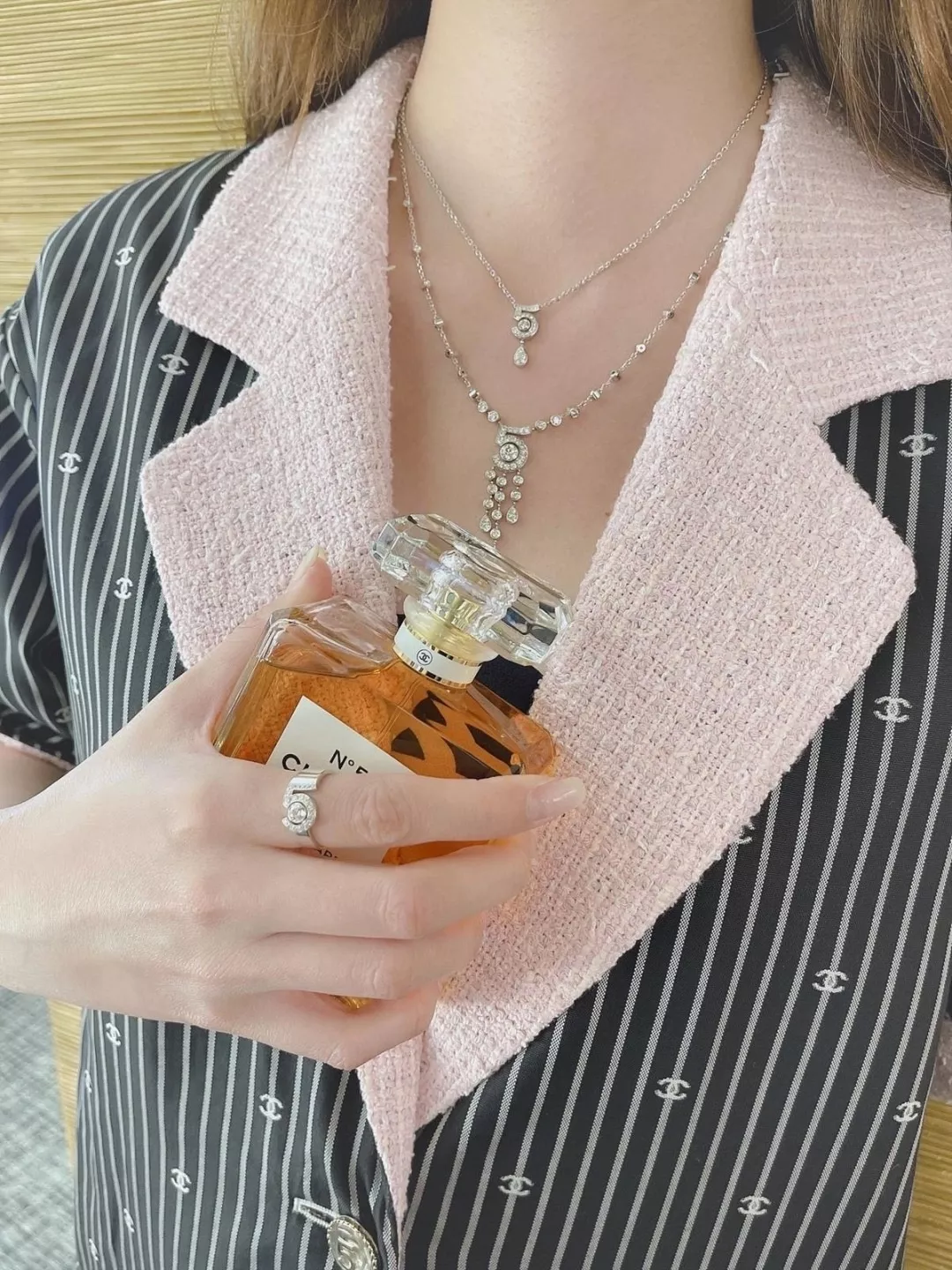 샤넬 넘버 5 드롭 체인 목걸이 상세 이미지 32