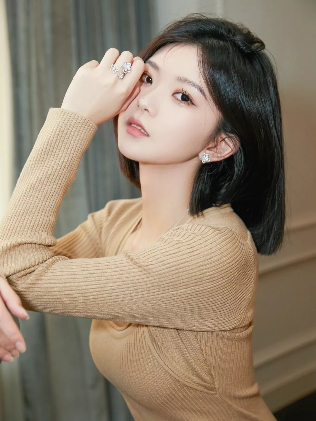 그라프 플라워 스터드 이어링 상세 이미지 9
