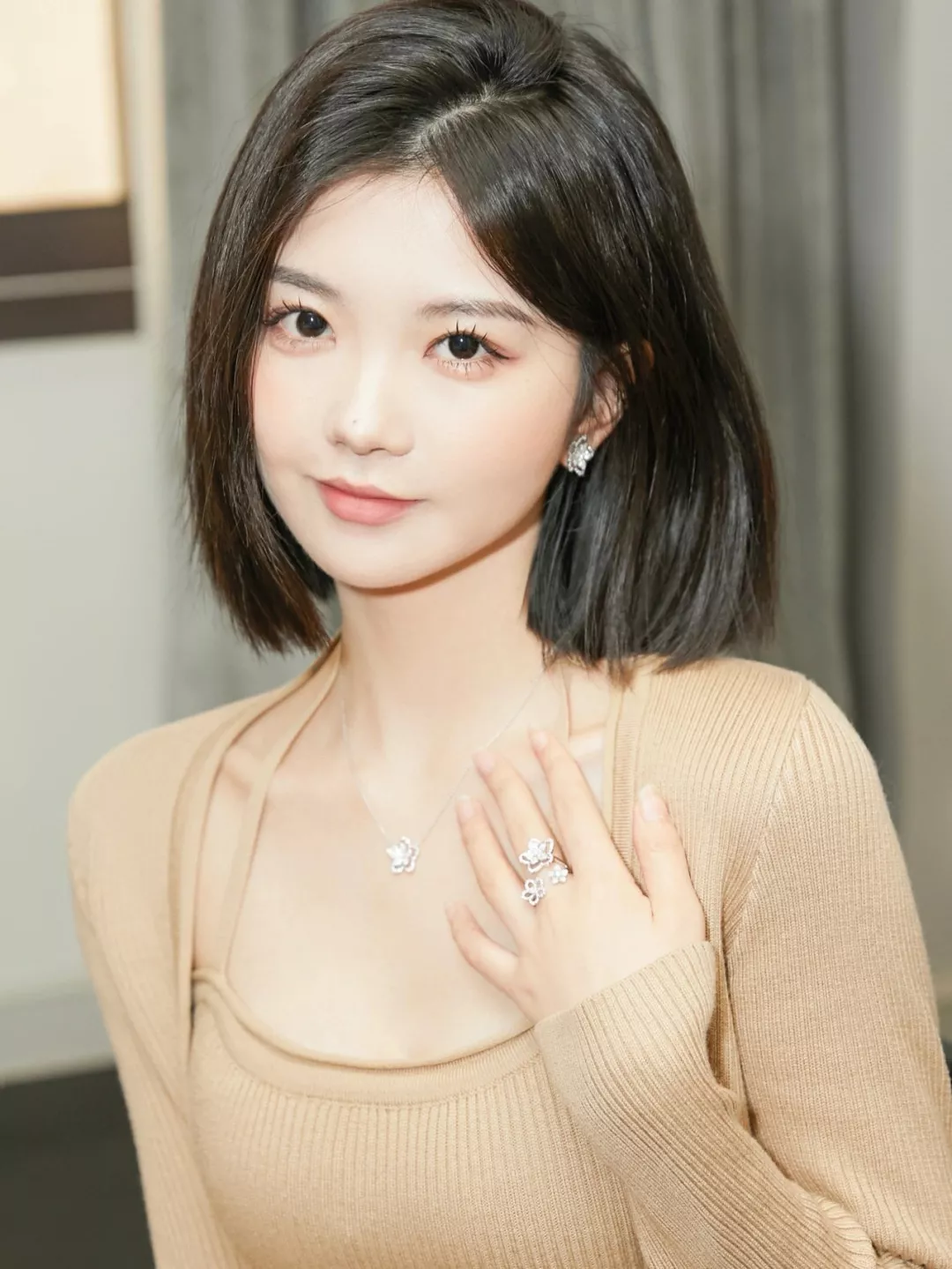 그라프 플라워 스터드 이어링 상세 이미지 10