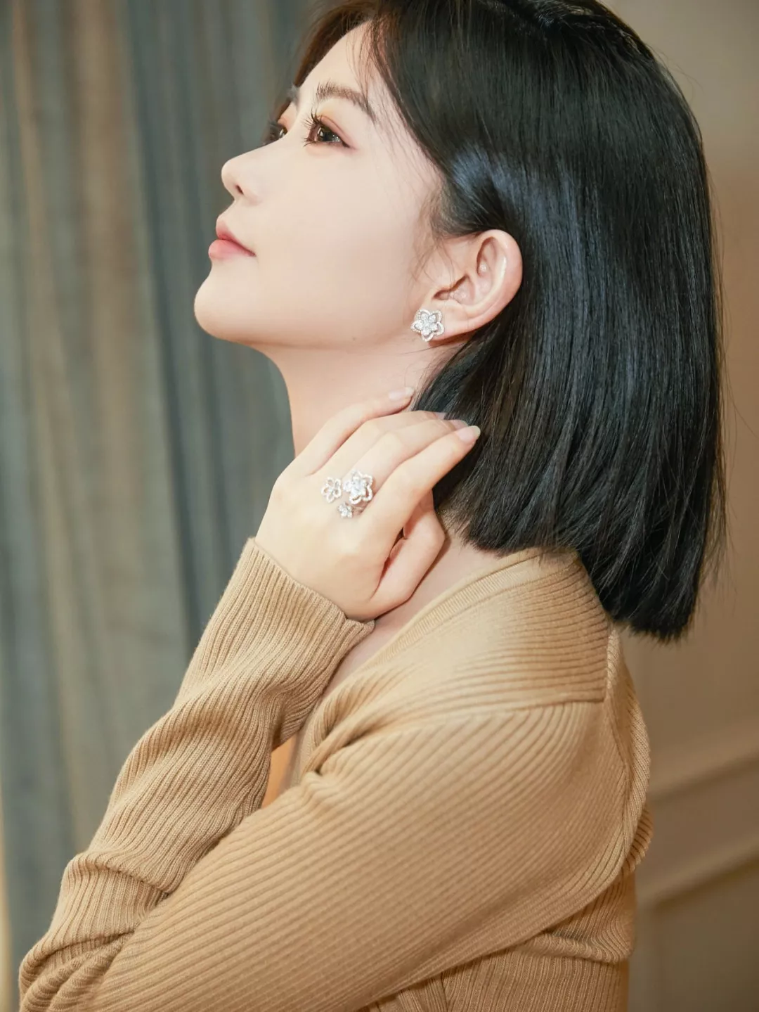 그라프 플라워 스터드 이어링 상세 이미지 7