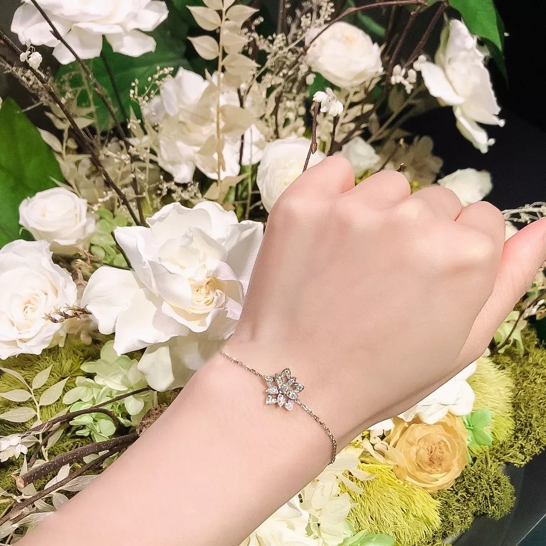 반클리프아펠 연꽃 모티브 브레이슬릿 상세 이미지 11