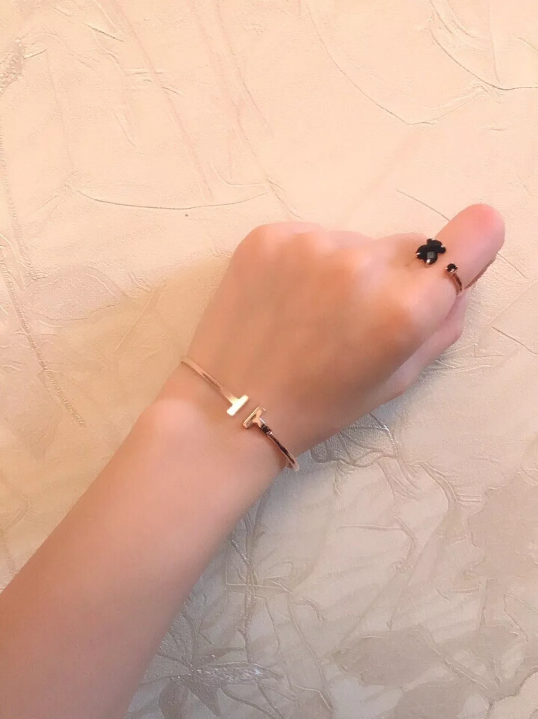 티파니앤코 더블 티 오픈형 뱅글 상세 이미지 24