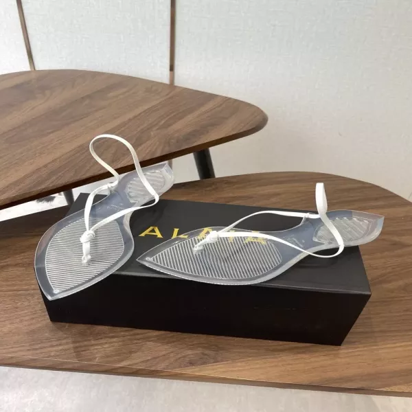 알라이아 뾰족코 PVC 젤리 쪼리