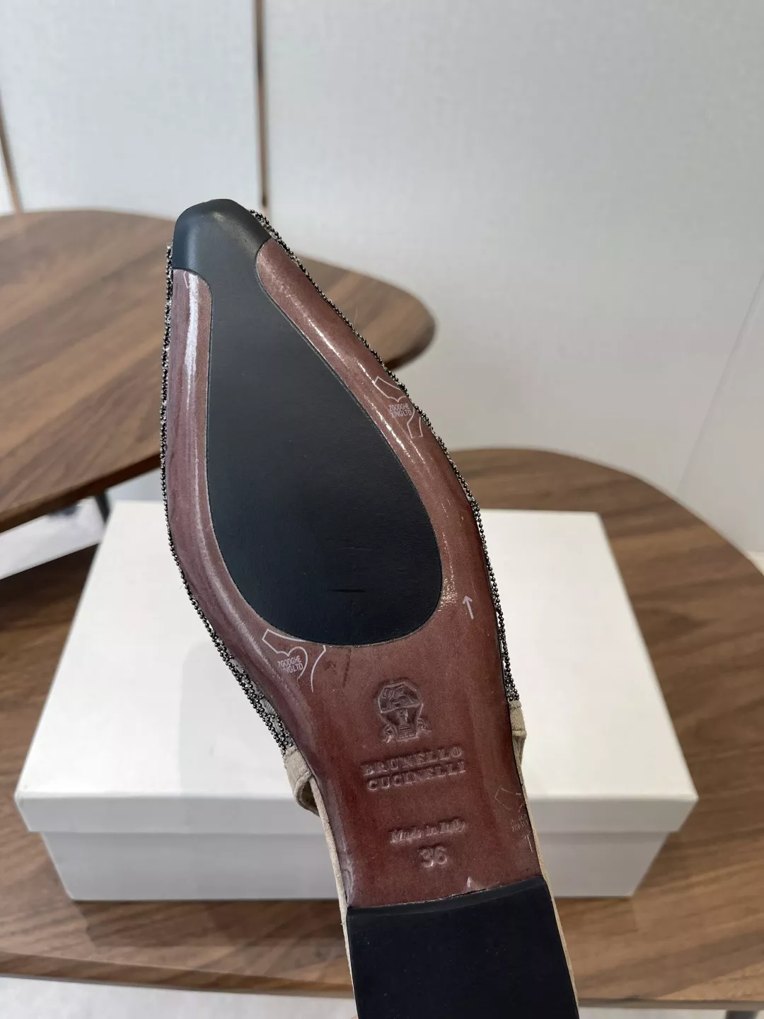 브루넬로쿠치넬리 스트라이프 스웨이드 비즈 장식 뮬 상세 이미지 9