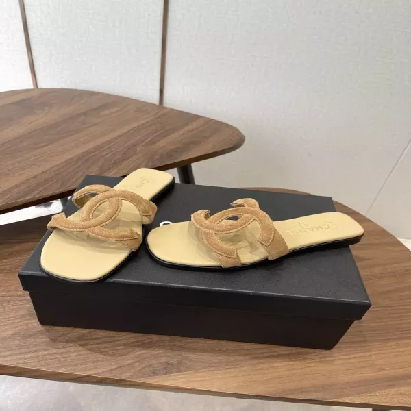 샤넬 더블씨 로고 양가죽 슬리퍼