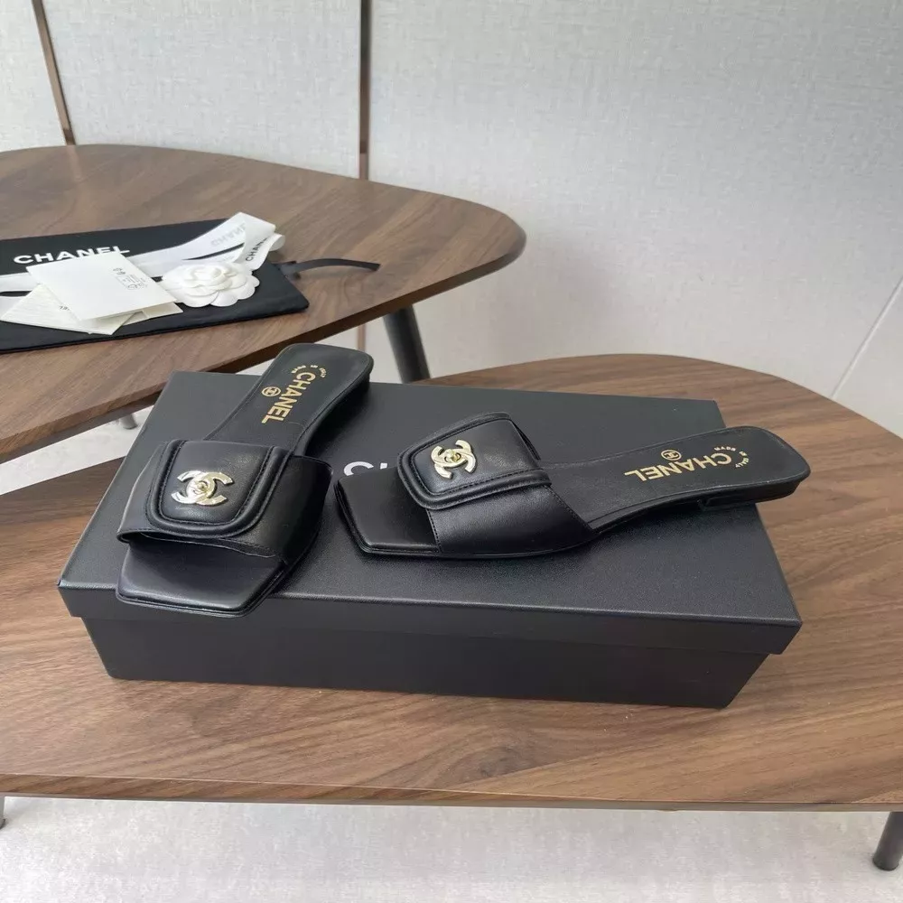 샤넬 더블씨 장식 양가죽 슬리퍼