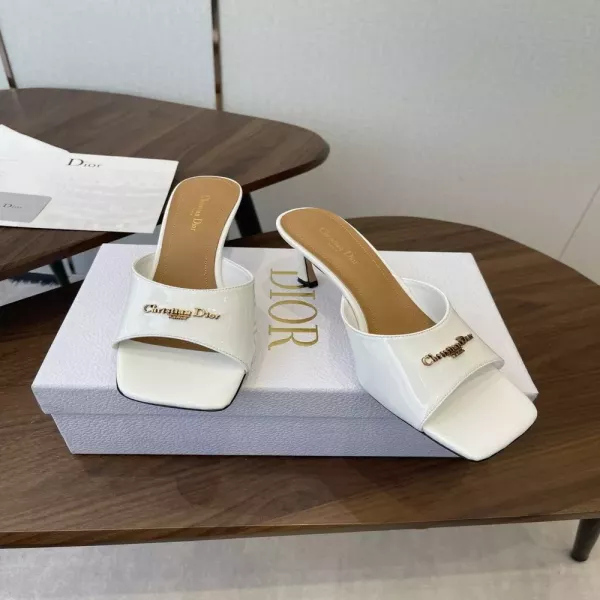 디올 진주 로고 장식 하이힐 뮬