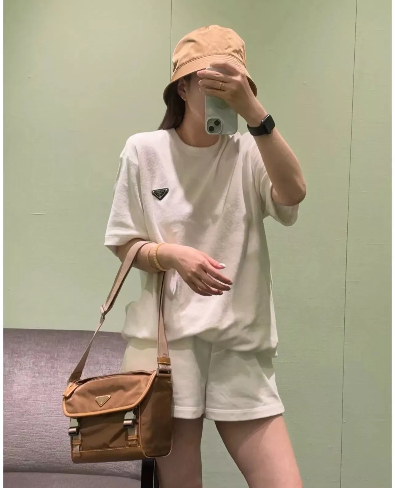 프라다 리나일론 플랩 우편가방 상세 이미지 12