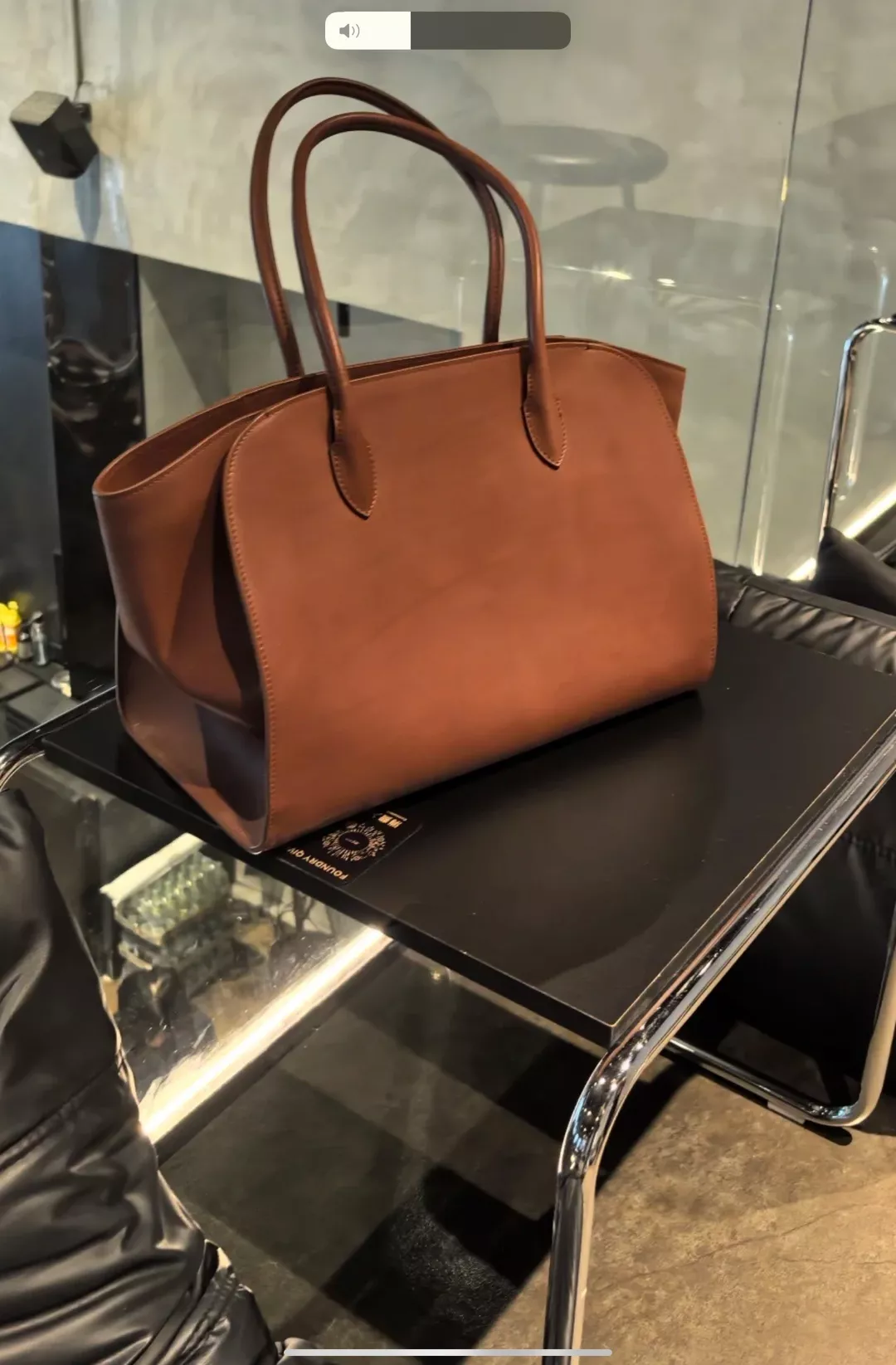 더로우 마를로 14 가죽 핸드백 상세 이미지 16