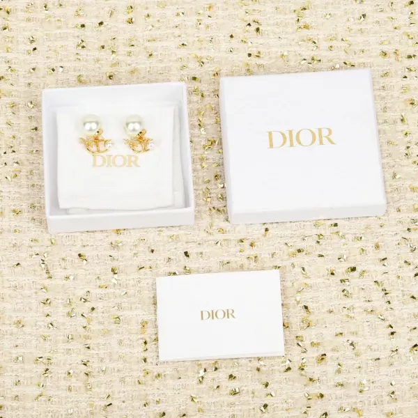 디올 CD 진주 벌 모티브 이어링
