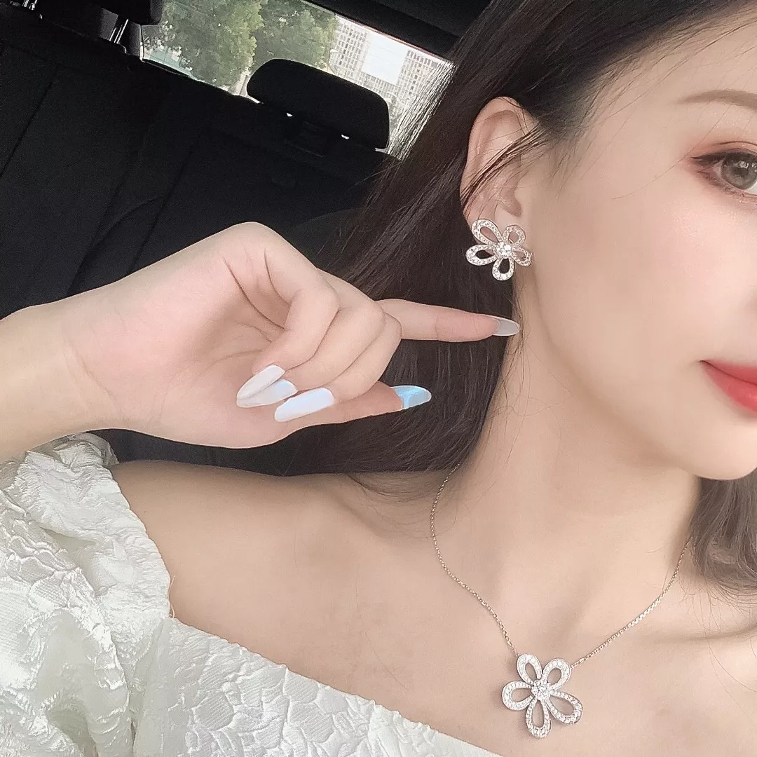 반클리프아펠 플라워레이스 플라워 이어링 상세 이미지 13