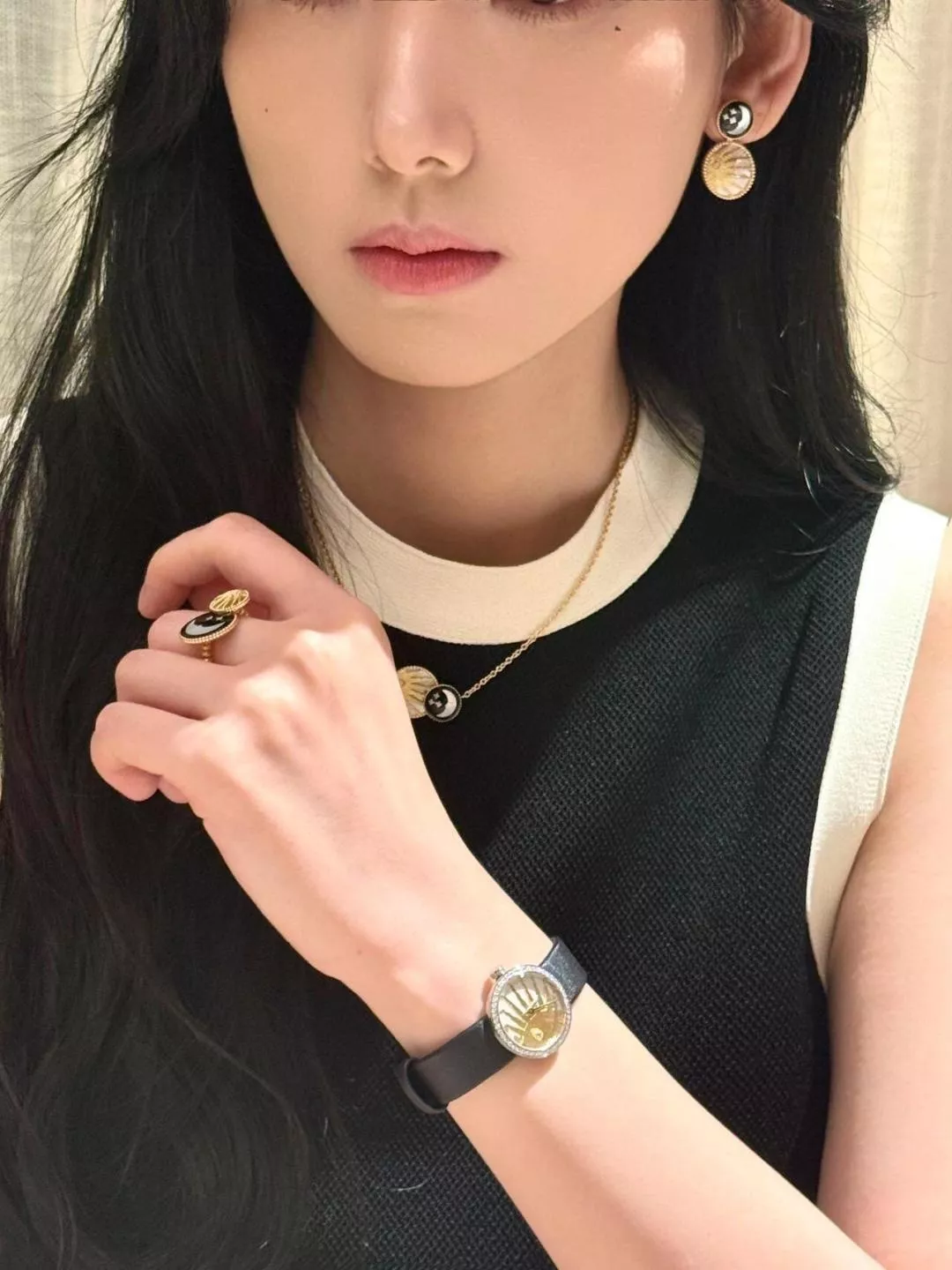 디올 양면 회전 포인트 이어링 상세 이미지 8