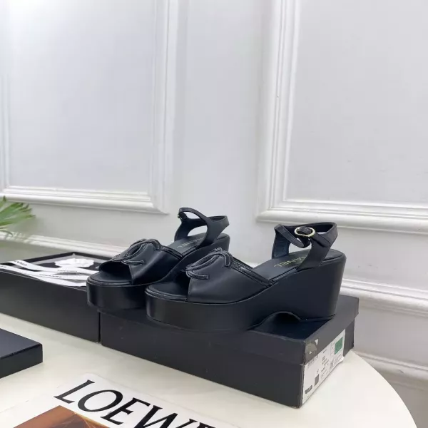 샤넬 더블씨 오픈토 웨지 샌들