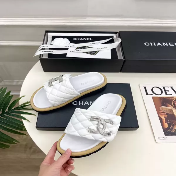 샤넬 더블C 큐빅 퀼팅 슬리퍼