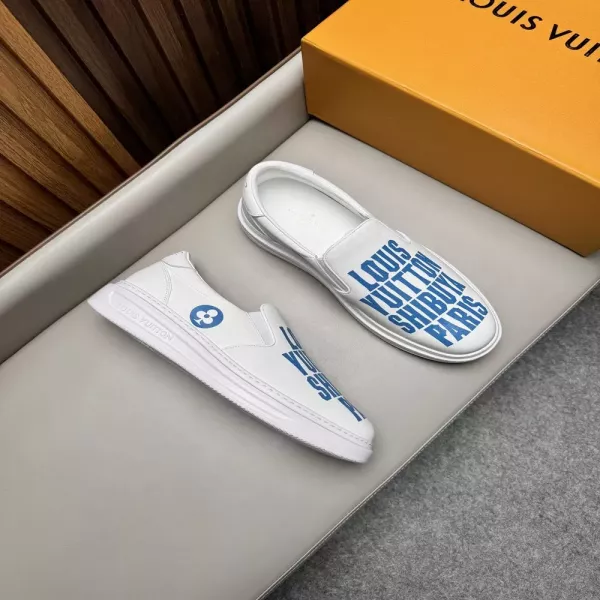 루이비통 로고 프린트 슬립온 슈즈