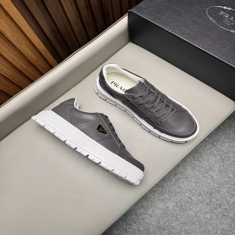 프라다 캐주얼 운동화