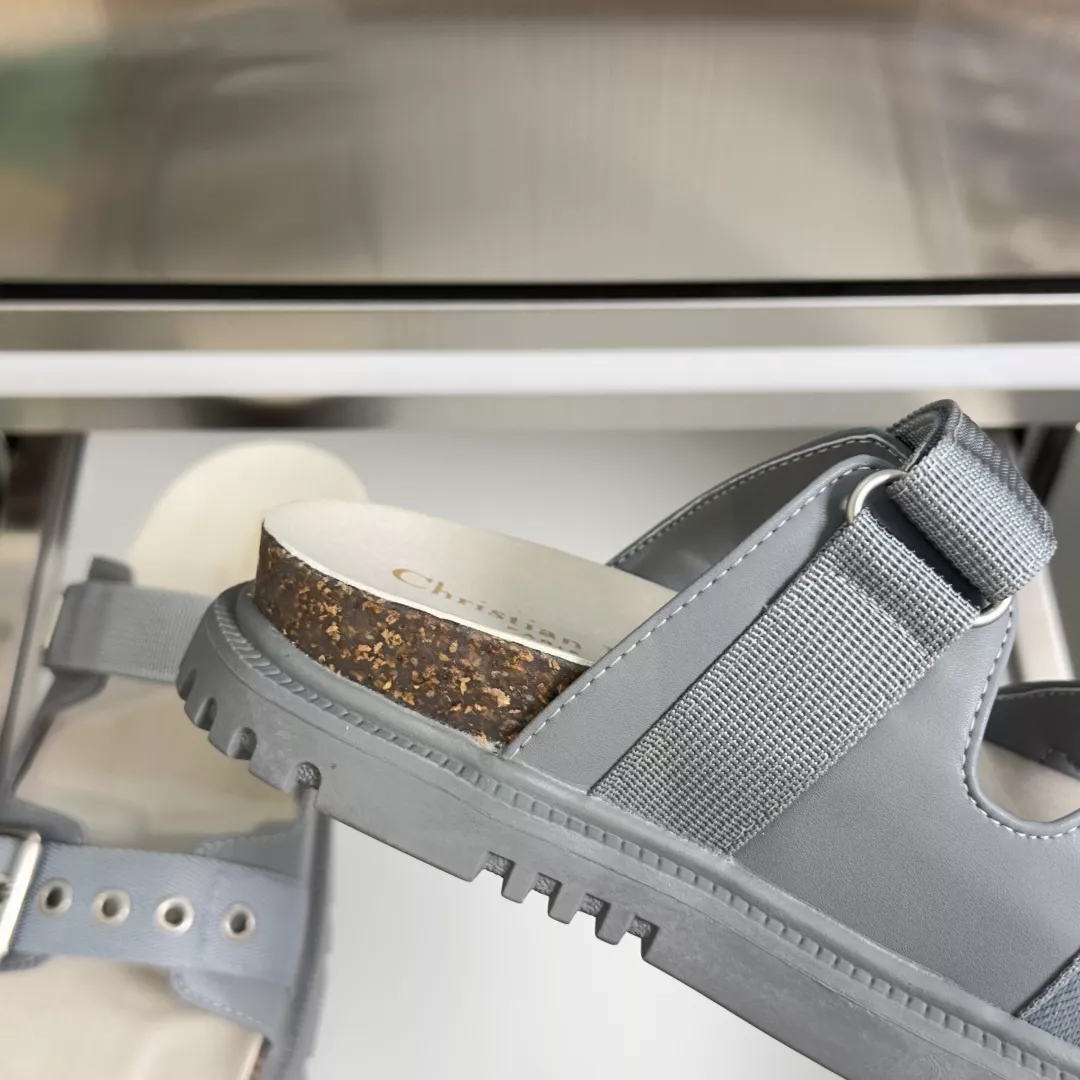 디올 디올액트 시리즈 스트랩 샌들 상세 이미지 4