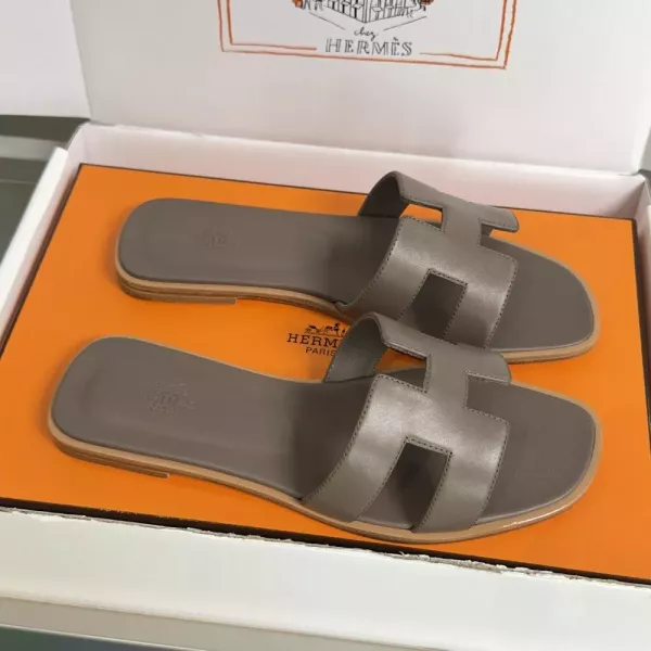 에르메스 오란 H 컷아웃 슬리퍼
