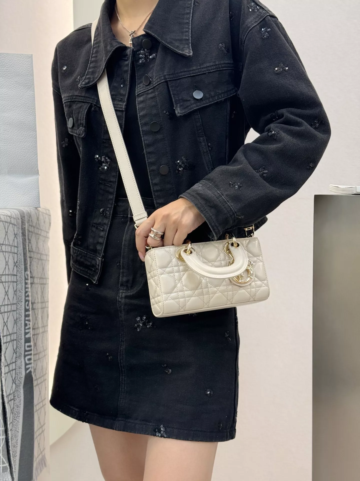 디올 레이디 디조이 미니 가방 상세 이미지 14
