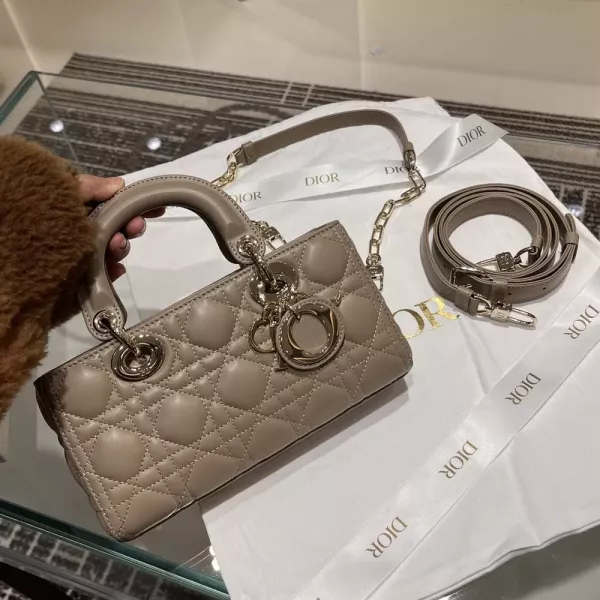 디올 디조이 스몰 퀼팅 백