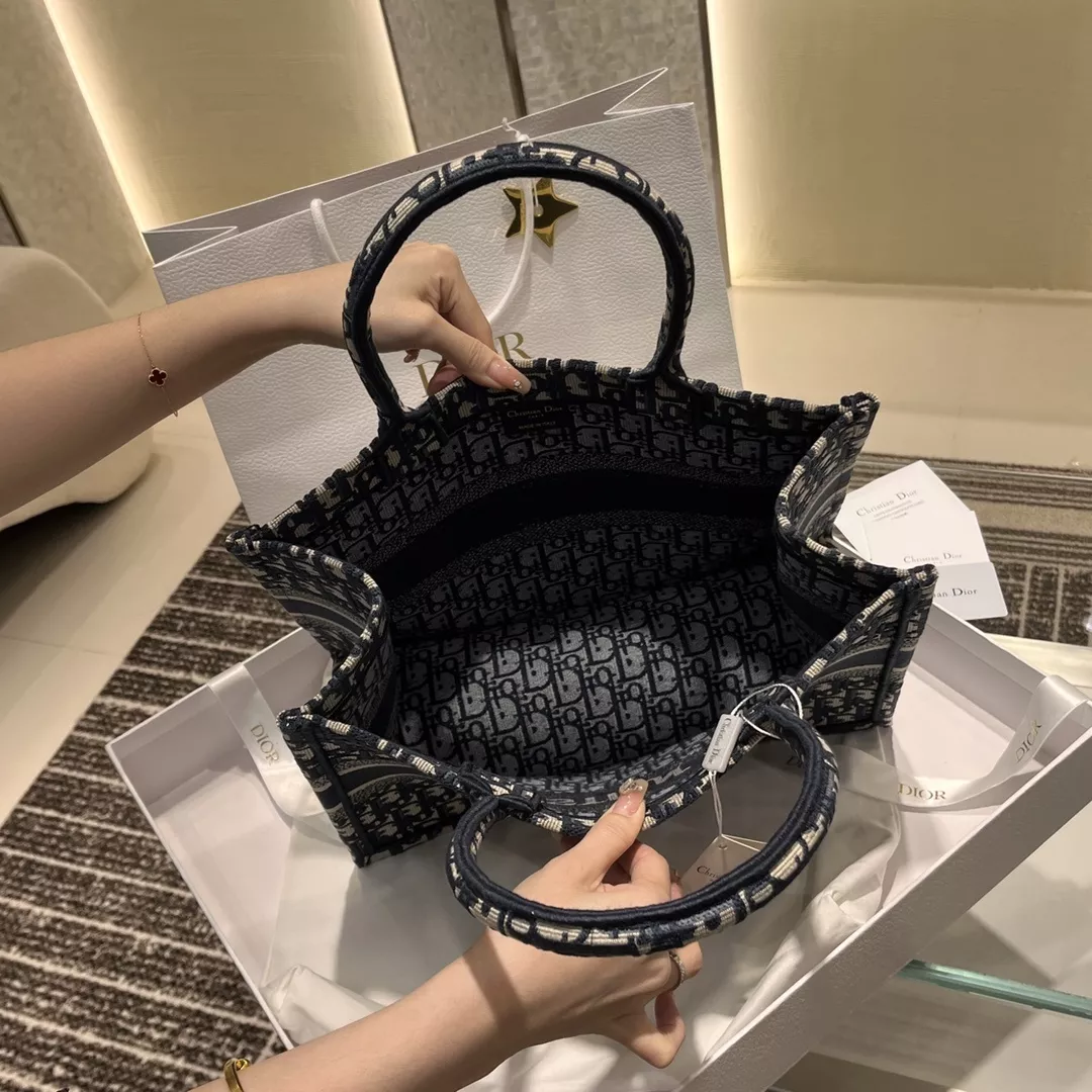 디올 오블리크 자수 북 토트 미디엄 상세 이미지 6