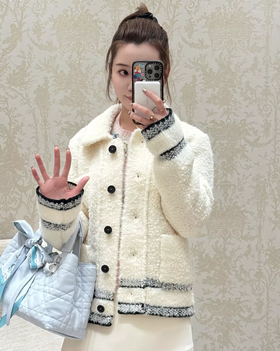 디올 아이스 블루 퀼팅 토트백 상세 이미지 12