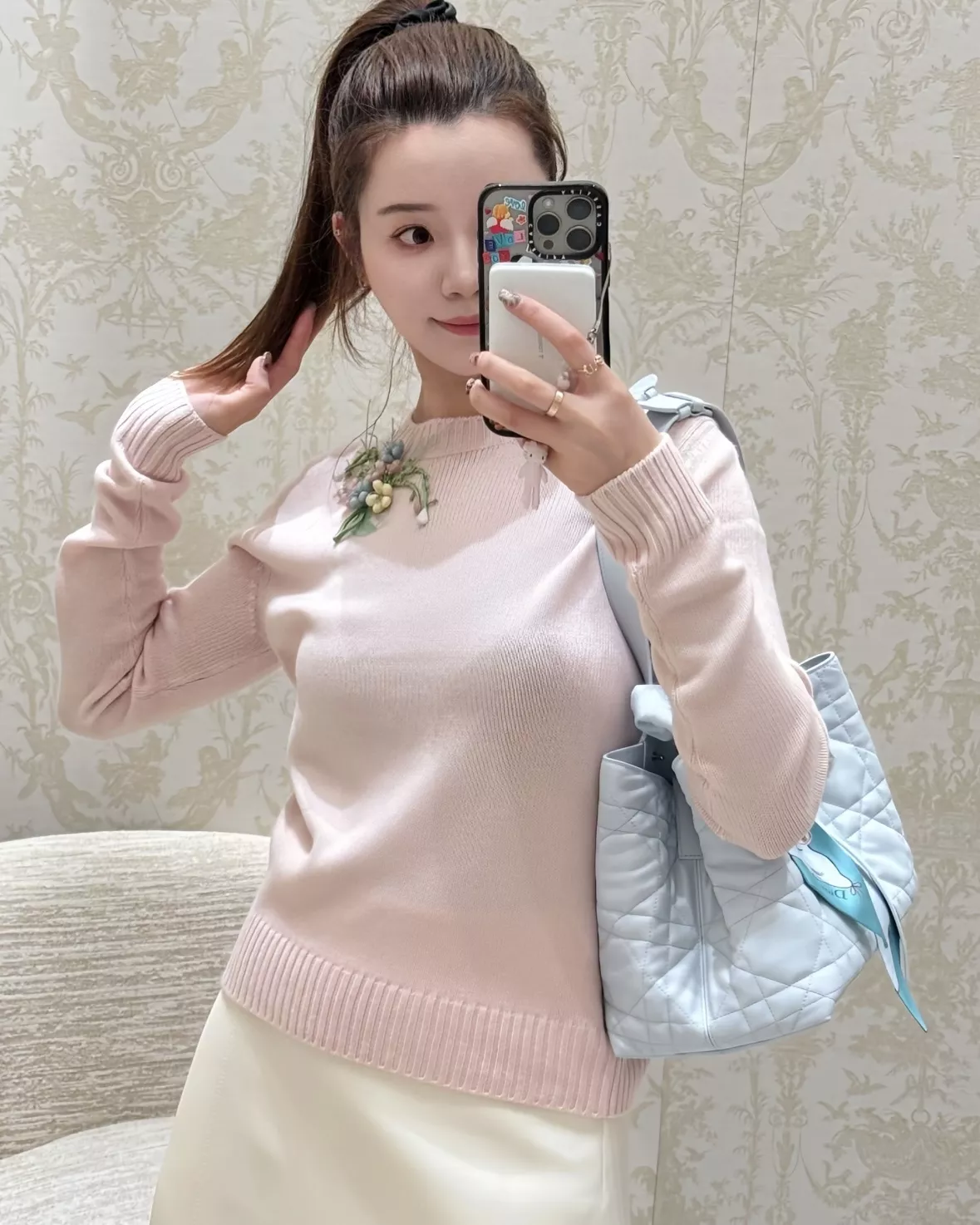 디올 아이스 블루 퀼팅 토트백 상세 이미지 13
