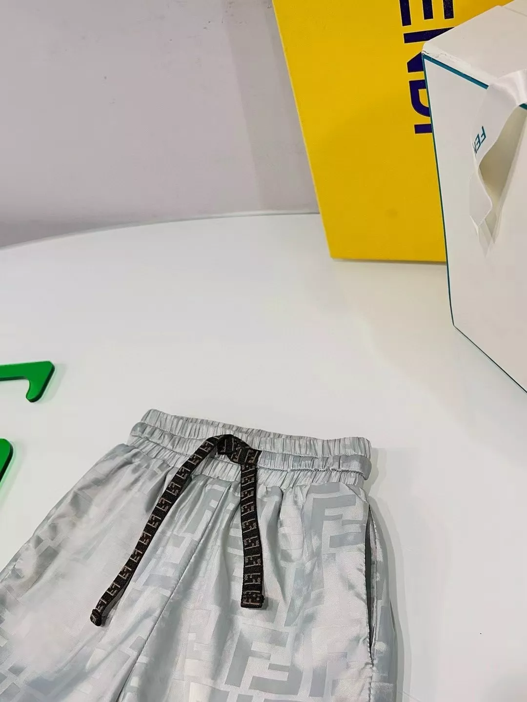 펜디 아동용 메쉬 안감 반바지 상세 이미지 4