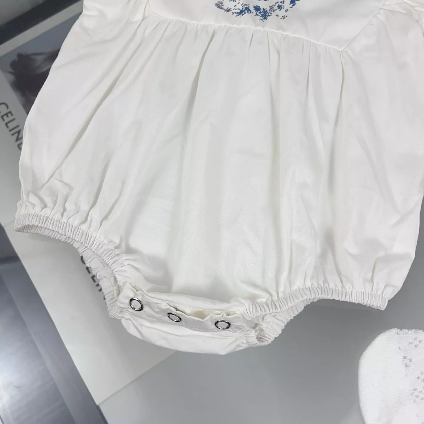 디올 유아 플라워 자수 프릴 바디수트 상세 이미지 8