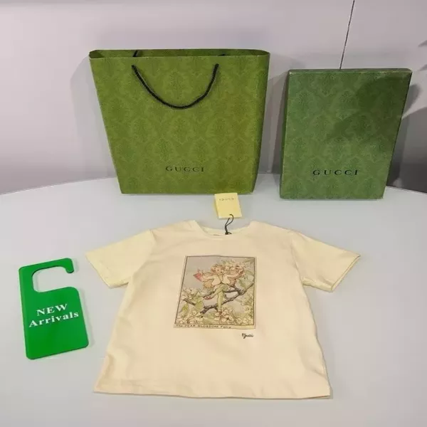 구찌 플라워 프린트 반소매 티셔츠