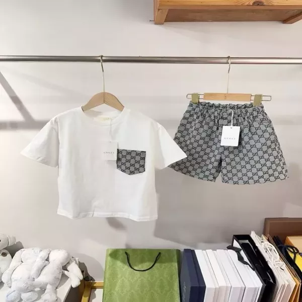 디올 아동 반소매 티셔츠 반바지 세트