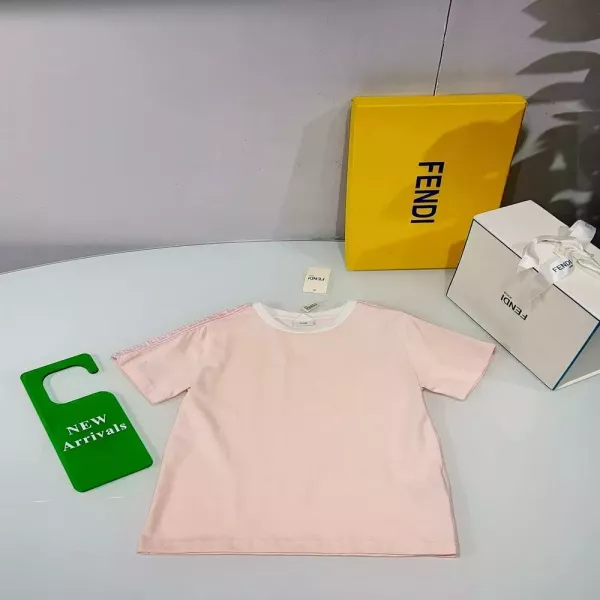 펜디 로고 포인트 반소매 티셔츠
