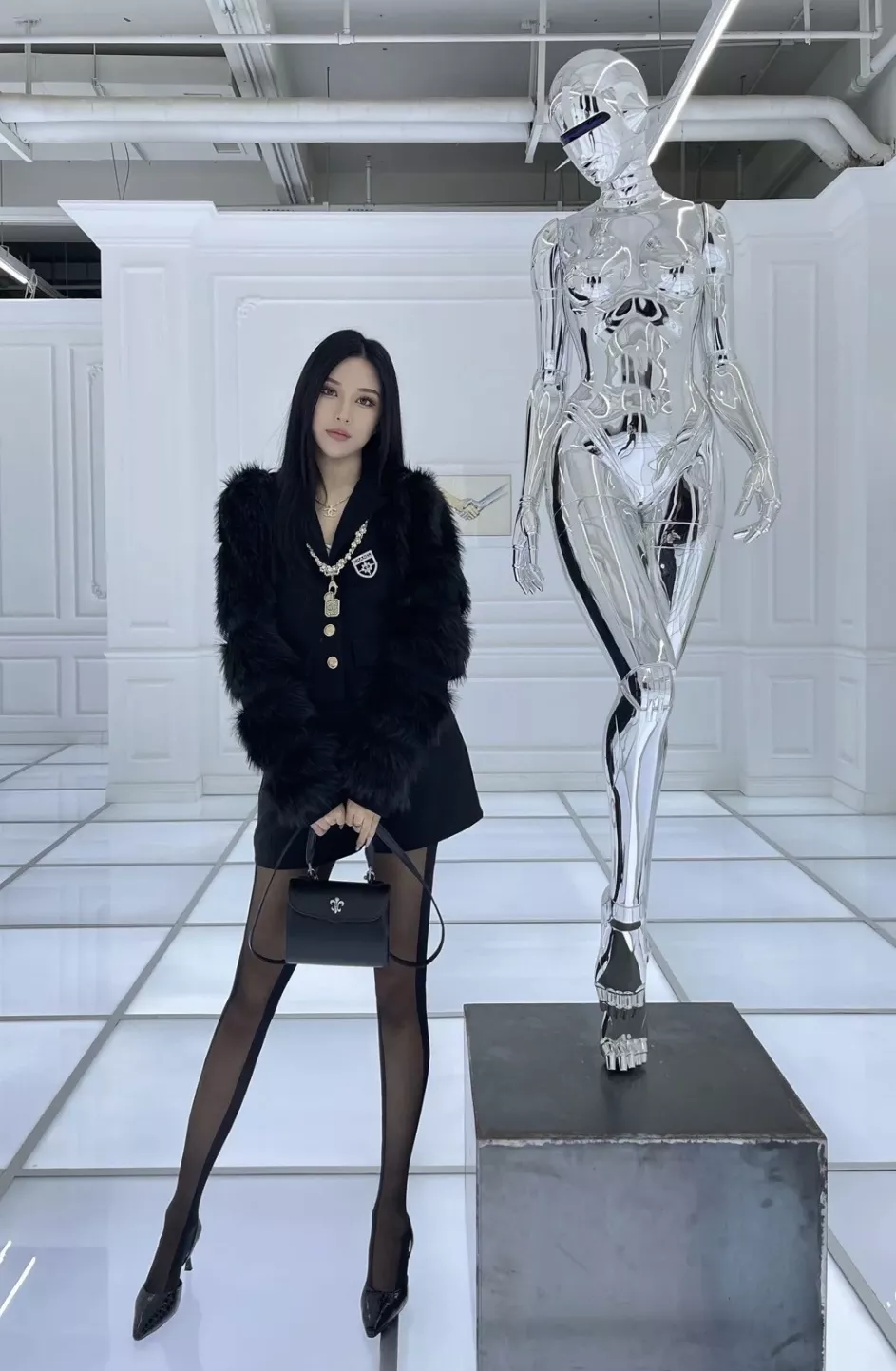 크롬하츠 플뢰르 장식 쉘 핸들백 상세 이미지 24