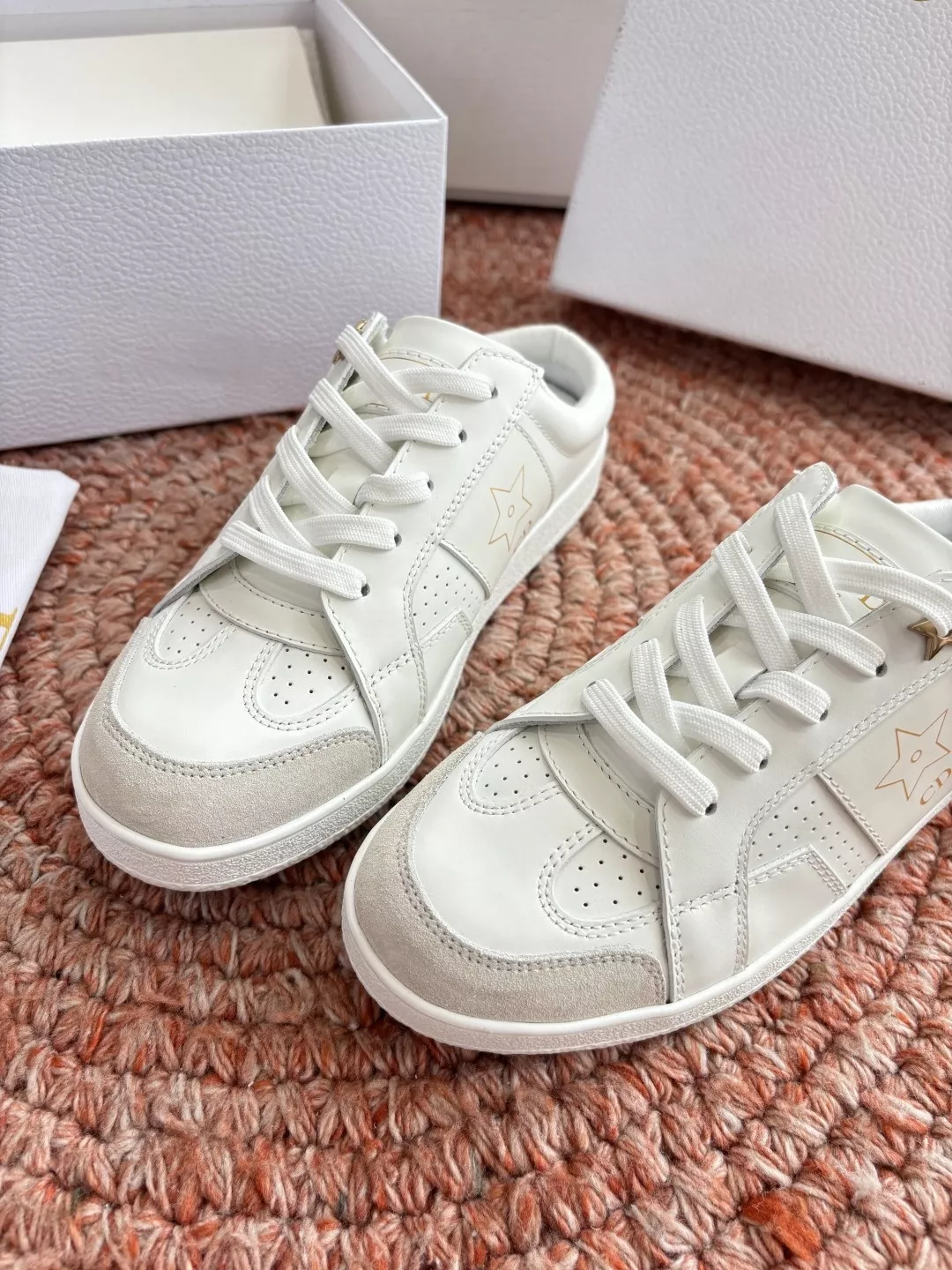 디올 별 자수 디테일 캐주얼 운동화 상세 이미지 6