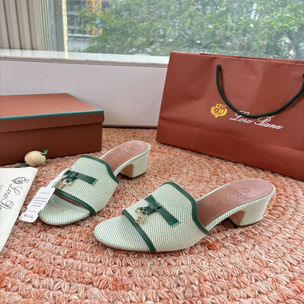 로로피아나 참 장식 린넨 캔버스 슬리퍼