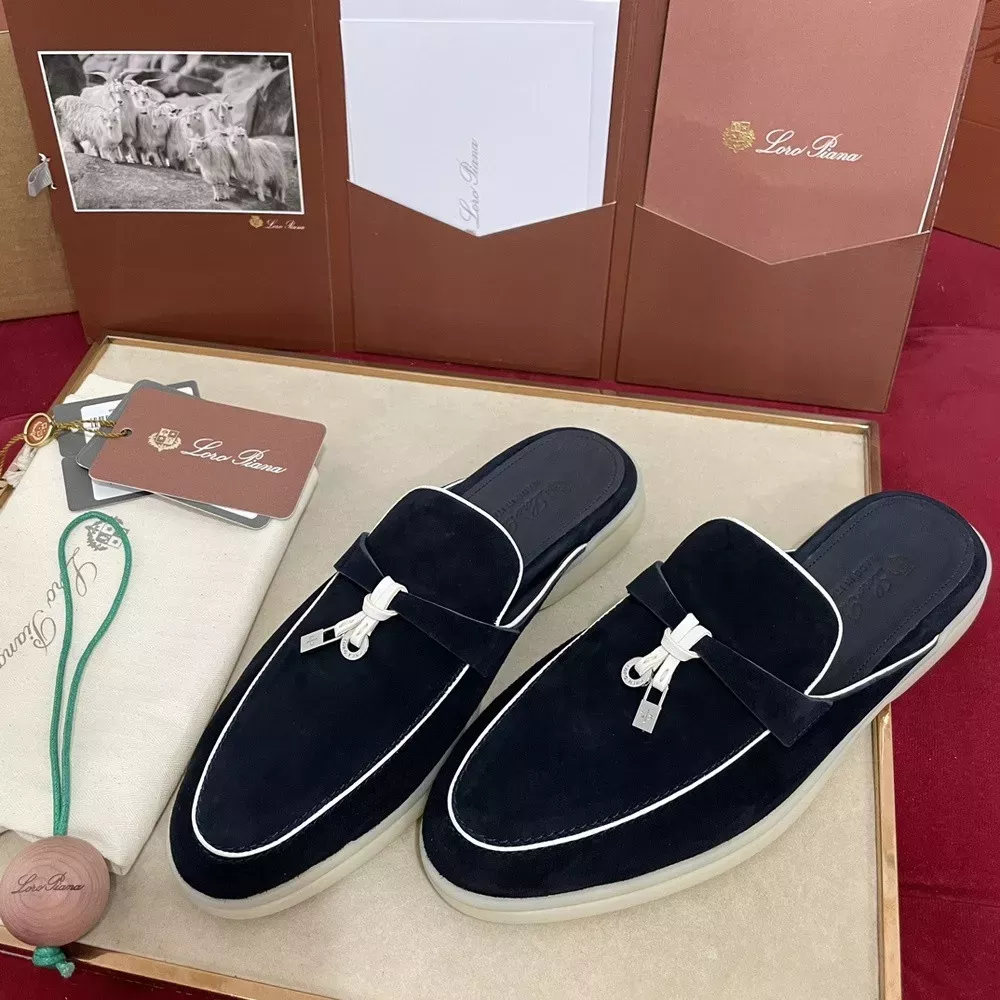 로로피아나 클래식 태슬 플랫 로퍼