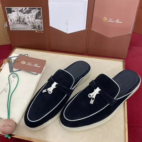 로로피아나 클래식 태슬 플랫 로퍼