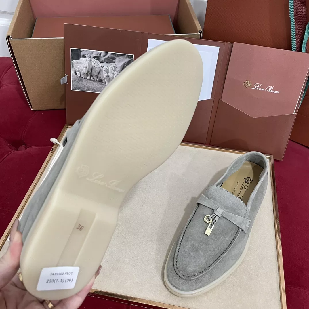 로로피아나 클래식 태슬 플랫 로퍼 상세 이미지 9