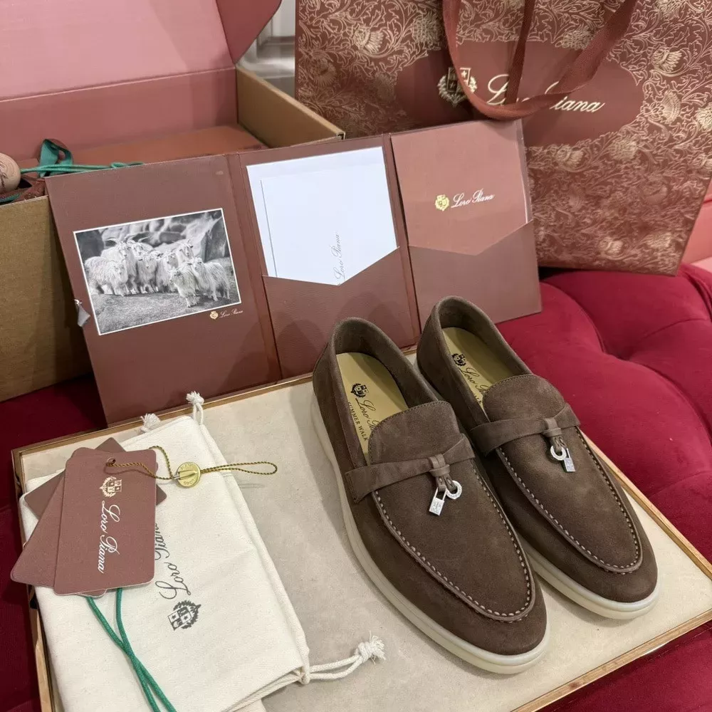 로로피아나 클래식 태슬 플랫 로퍼