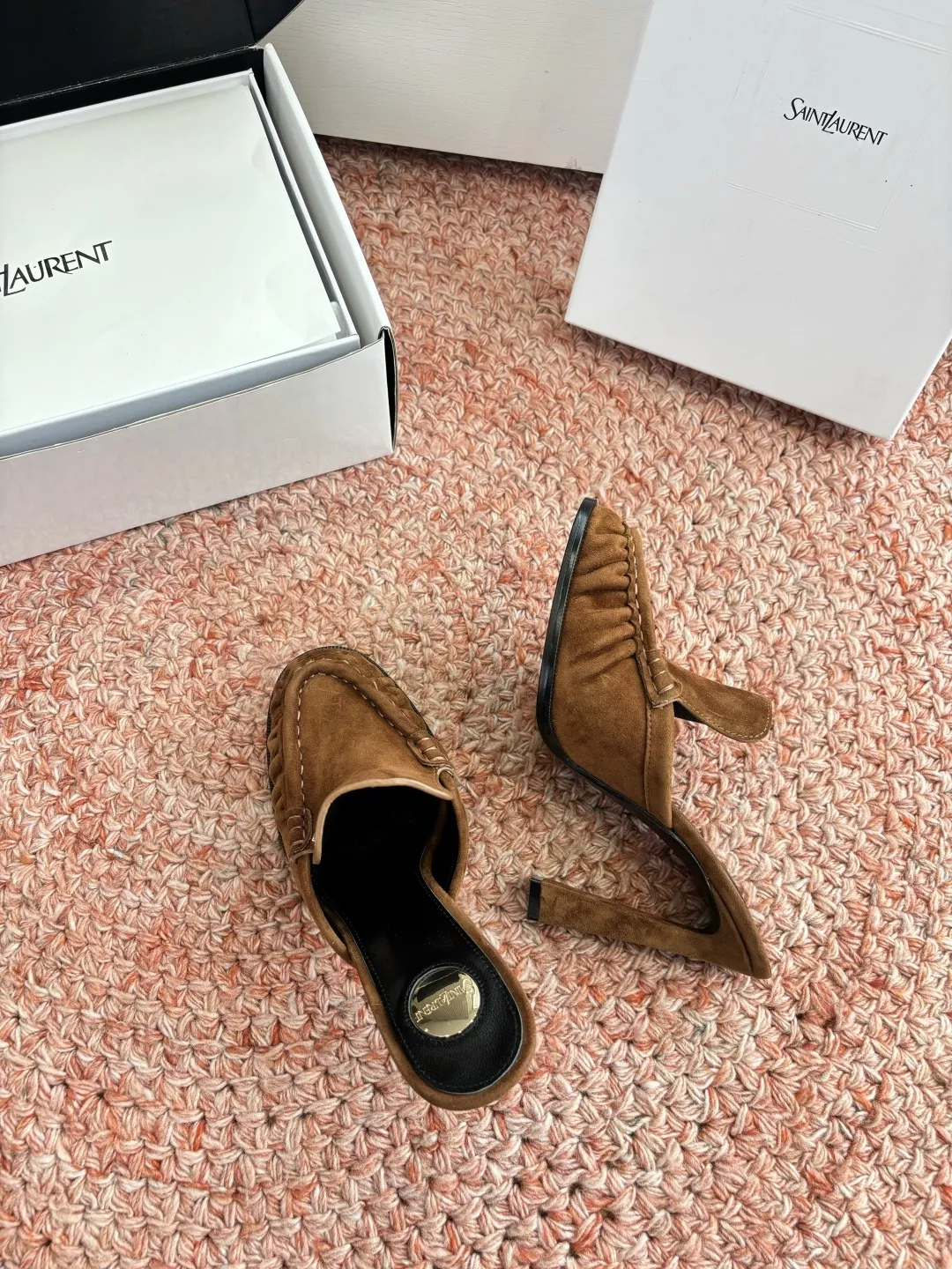 입생로랑 YSL 스몰 로고 힐 로퍼 뮬 상세 이미지 6