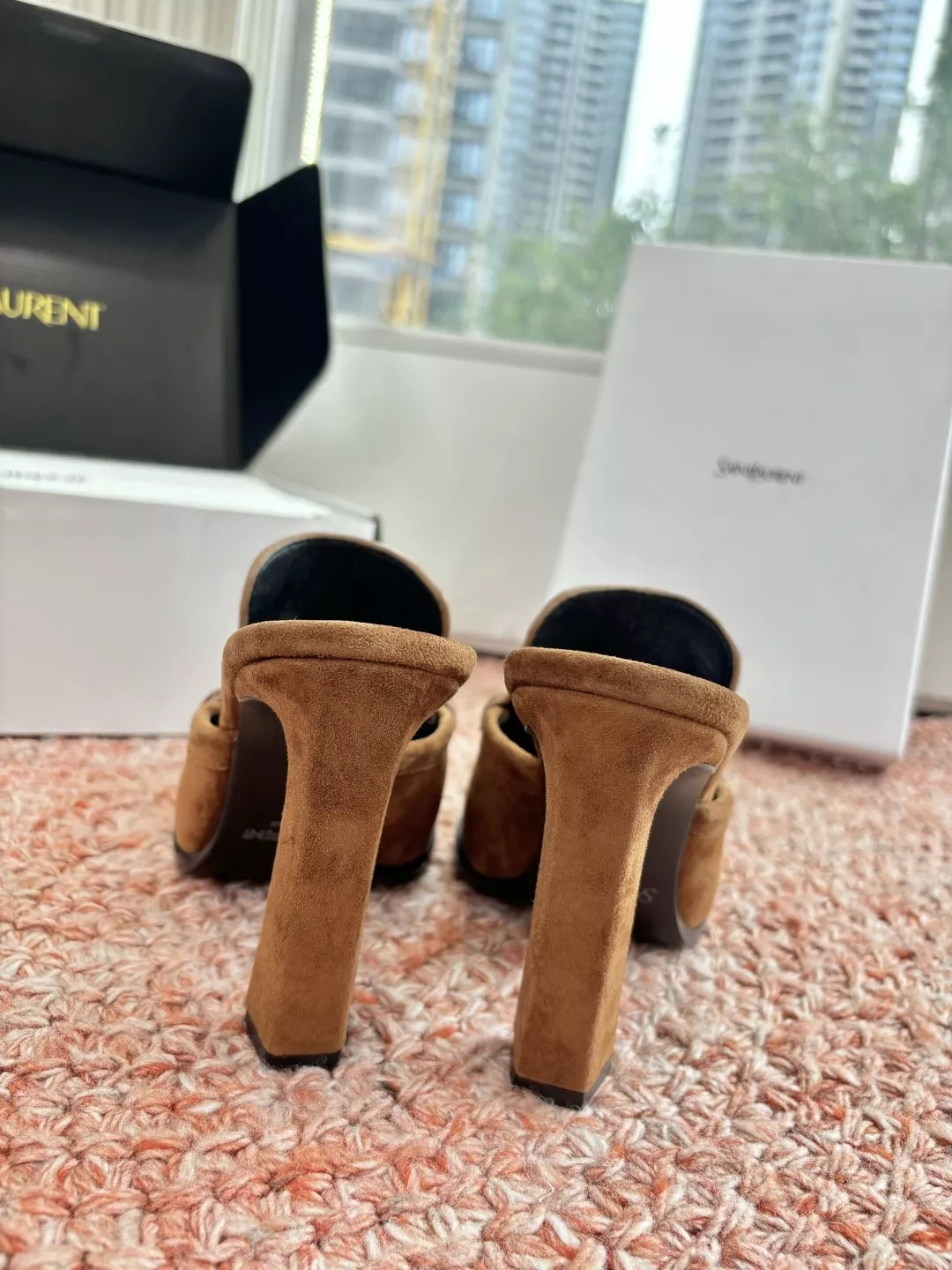 입생로랑 YSL 스몰 로고 힐 로퍼 뮬 상세 이미지 8
