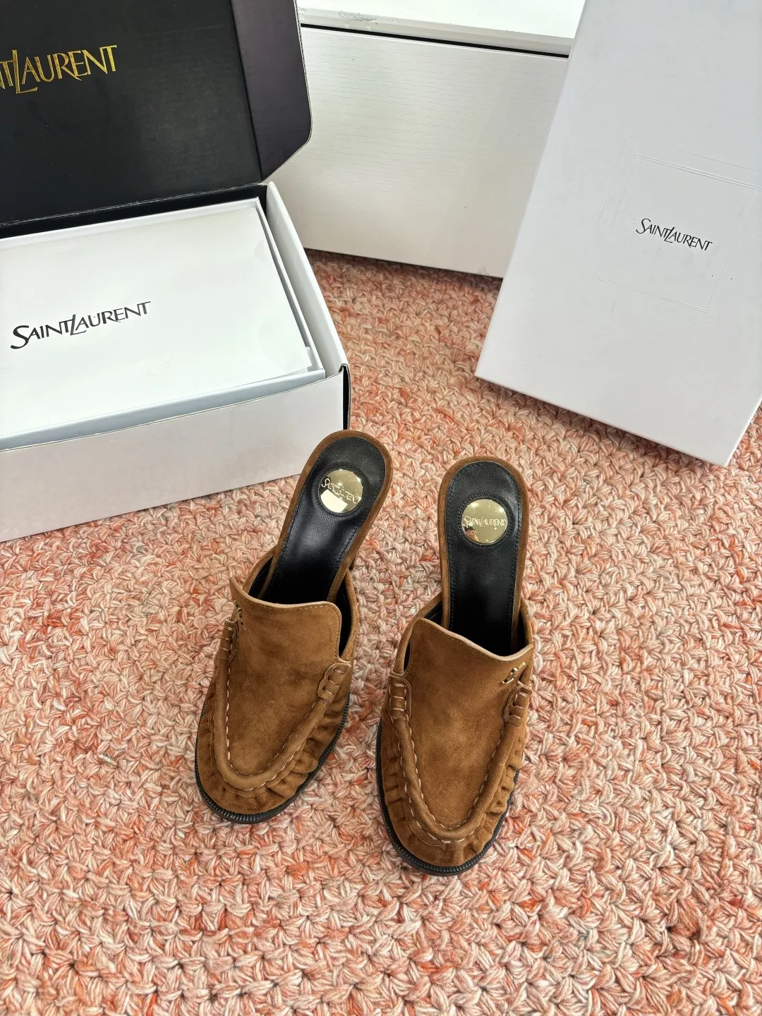 입생로랑 YSL 스몰 로고 힐 로퍼 뮬 상세 이미지 1