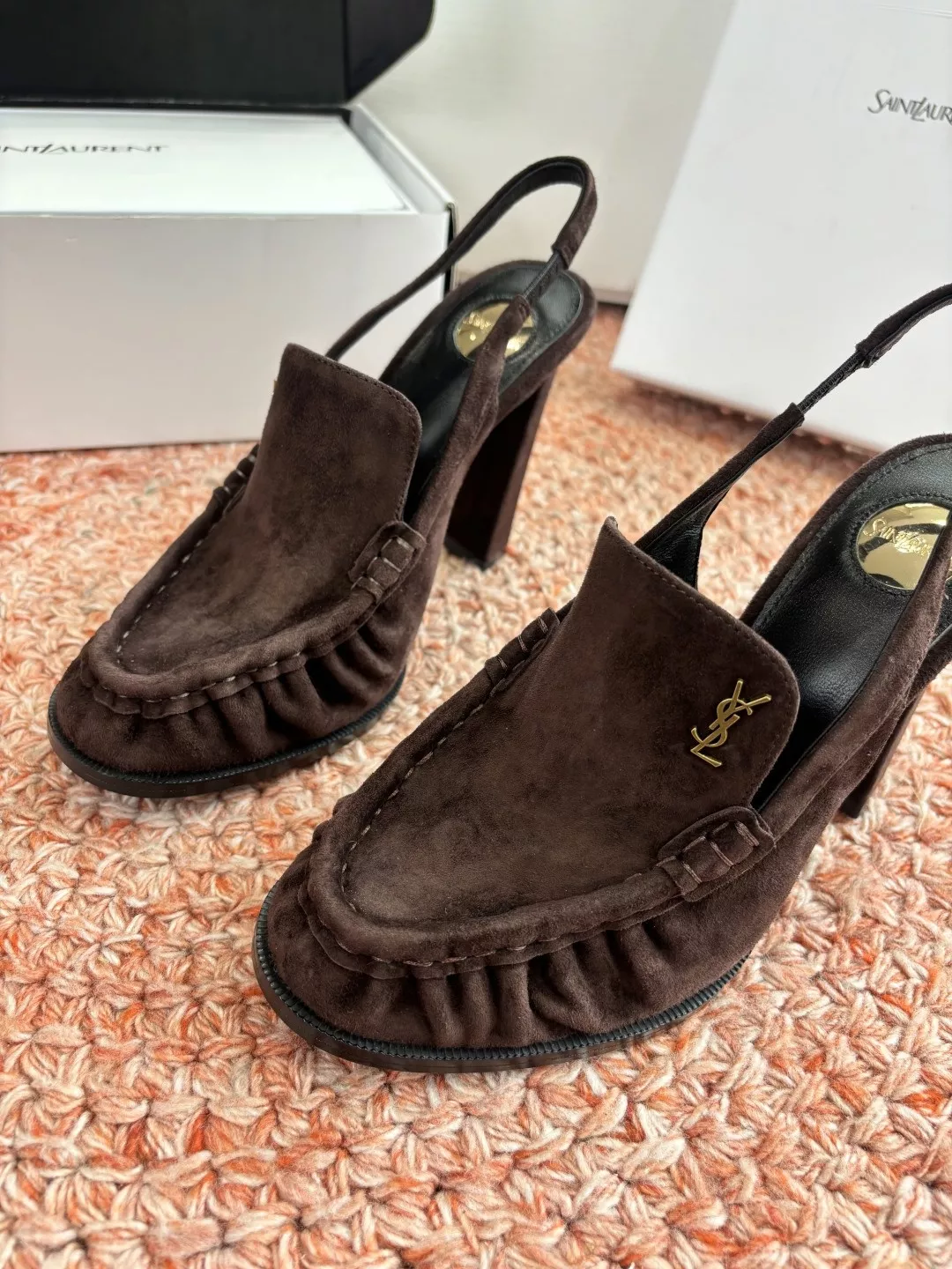 입생로랑 YSL 로고 하이힐 로퍼 뮬 상세 이미지 8